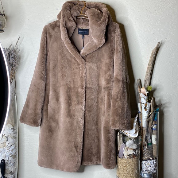 BCBGMaxAzria Jackets & Blazers - BCBG Maxazria faux Sherling fur teddy bear soft Coat